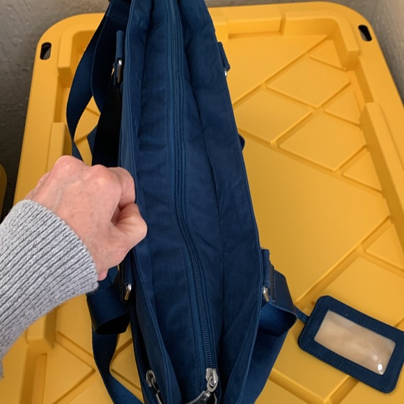 New Baggallini tote bag blue adjustable strap lots of pockets - Picture 16 of 17